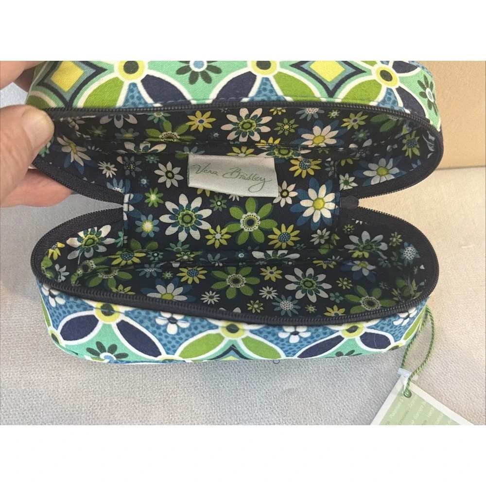 Vera Bradley Daisy Daisy Deep Zippered EYE/SUNGLASS CASE - New with Tag NWT
